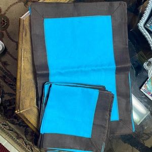 12 place setting of linen napkins  & placemats.   New